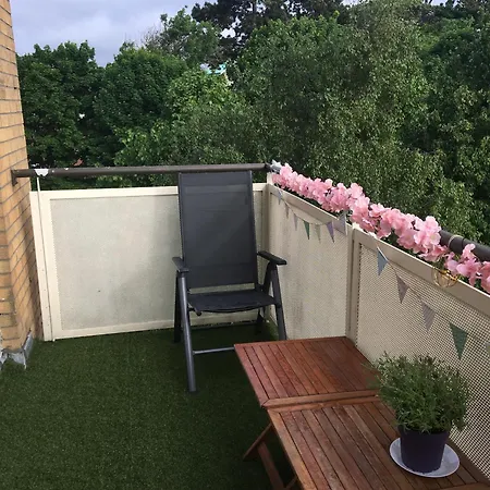 Spacious 3 Bedroom With Parking * דבלין