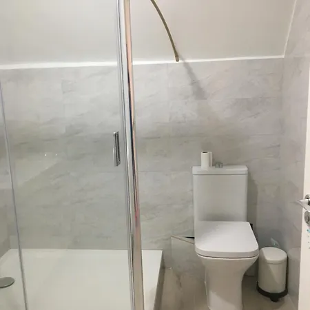 Spacious 3 Bedroom With Parking Dublín