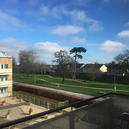 Spacious 3 Bedroom With Parking Appartement Dublin