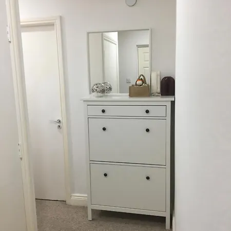 Spacious 3 Bedroom With Parking *