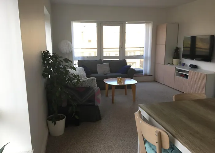 Spacious 3 Bedroom With Parking Апартаменты *