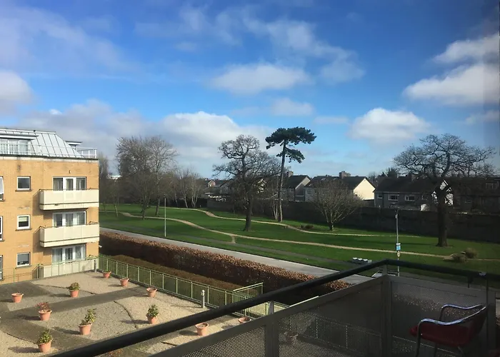 Spacious 3 Bedroom With Parking Апартаменты Дублин