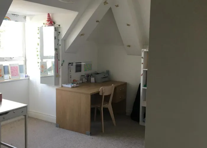 Апартаменты Spacious 3 Bedroom With Parking Дублин