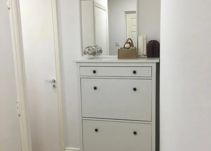 Spacious 3 Bedroom With Parking *