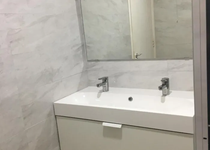 Spacious 3 Bedroom With Parking Апартаменты Дублин