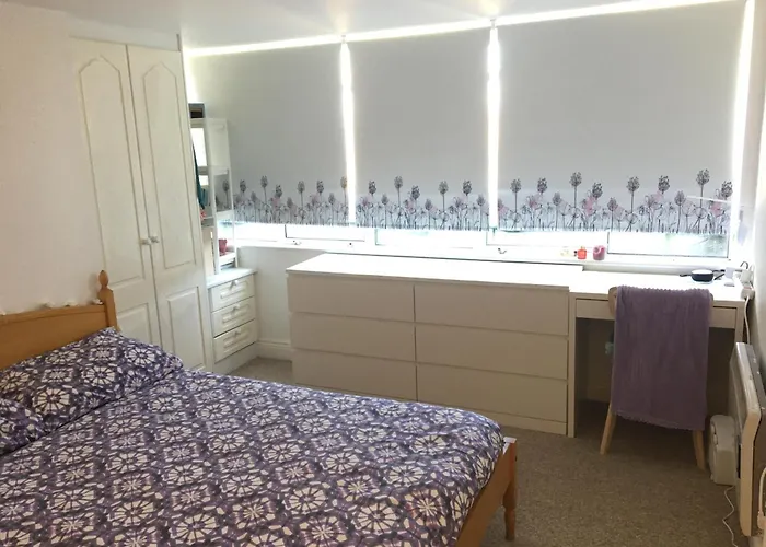 Апартаменты Spacious 3 Bedroom With Parking *