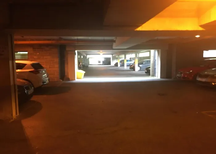 Апартаменты Spacious 3 Bedroom With Parking Дублин