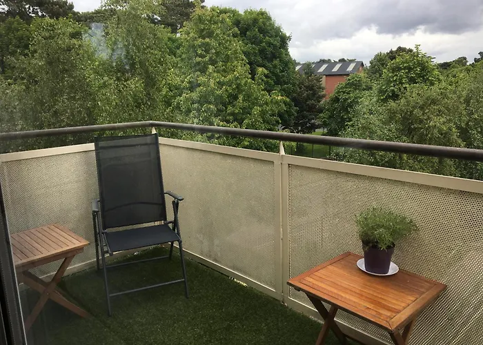 Апартаменты Spacious 3 Bedroom With Parking *