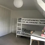 Spacious 3 Bedroom With Parking * Dublino