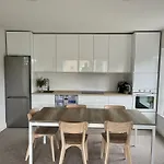 Spacious 3 Bedroom With Parking * Dublin