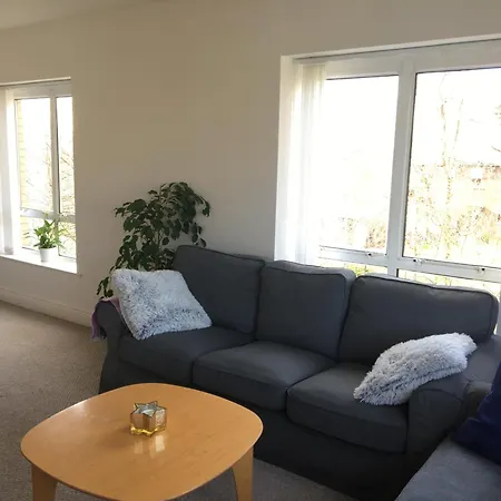 شقة Spacious 3 Bedroom With Parking *