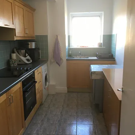 Spacious 3 Bedroom With Parking Appartamento *
