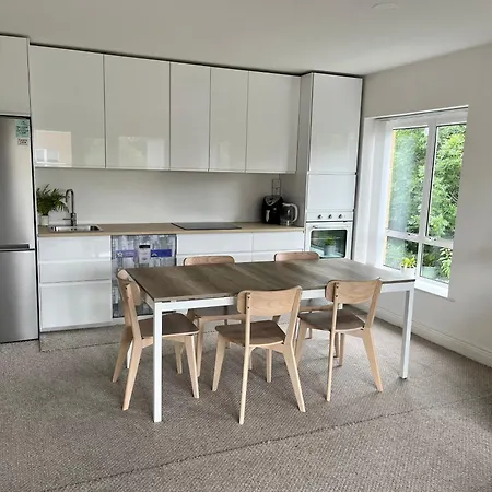 Apartament Spacious 3 Bedroom With Parking