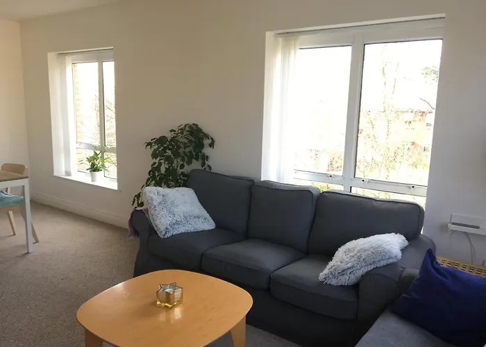 아파트 Spacious 3 Bedroom With Parking *