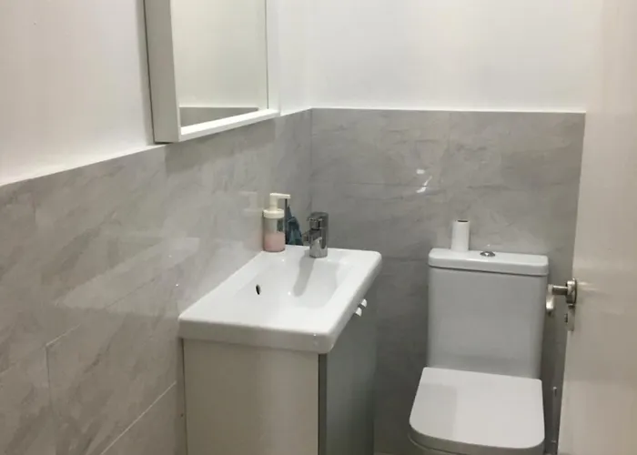 Spacious 3 Bedroom With Parking 아파트 더블린