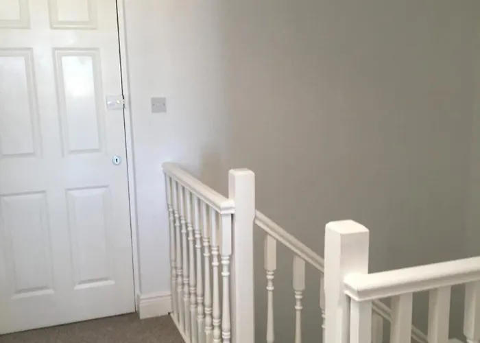 아파트 Spacious 3 Bedroom With Parking