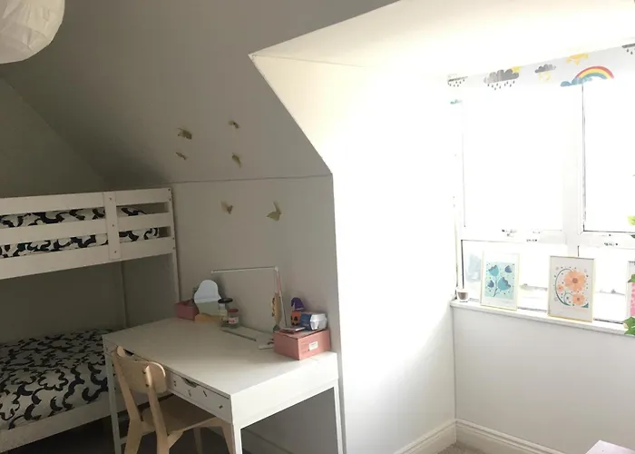 Spacious 3 Bedroom With Parking * 더블린