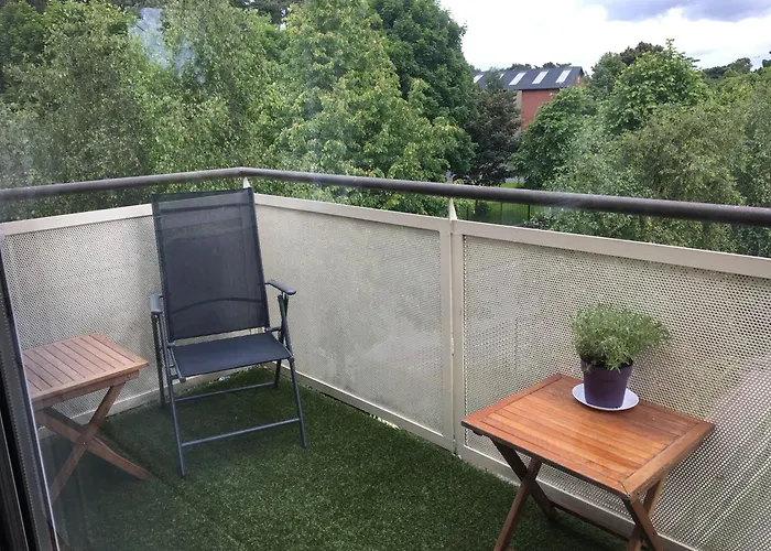 Spacious 3 Bedroom With Parking *