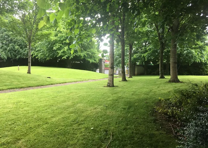 Spacious 3 Bedroom With Parking * 더블린